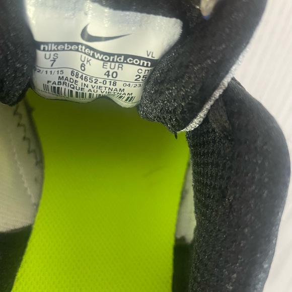 Nike Downshifter Sneakers in Grey, Volt & Black Men Sz 7 - Picture 11 of 12